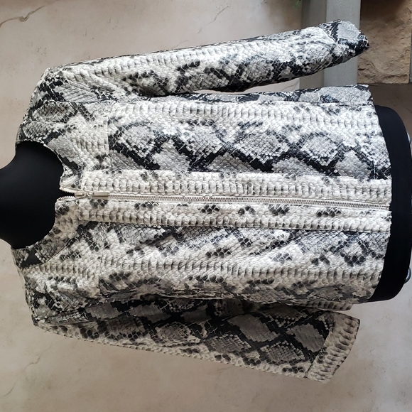 hearts of palm Jackets & Blazers - Hearts of Palm Faux Snakeskin Leather Zippered Jacket Women's Size 14 Large